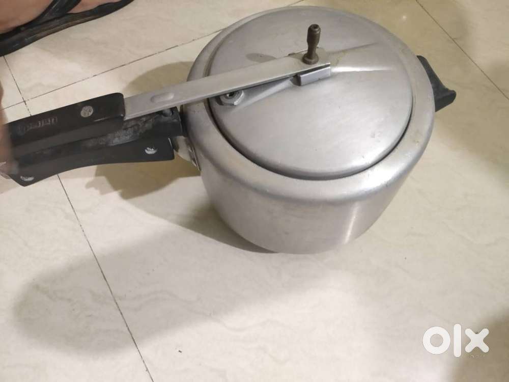 6 litre and 5 litre pressure cooker