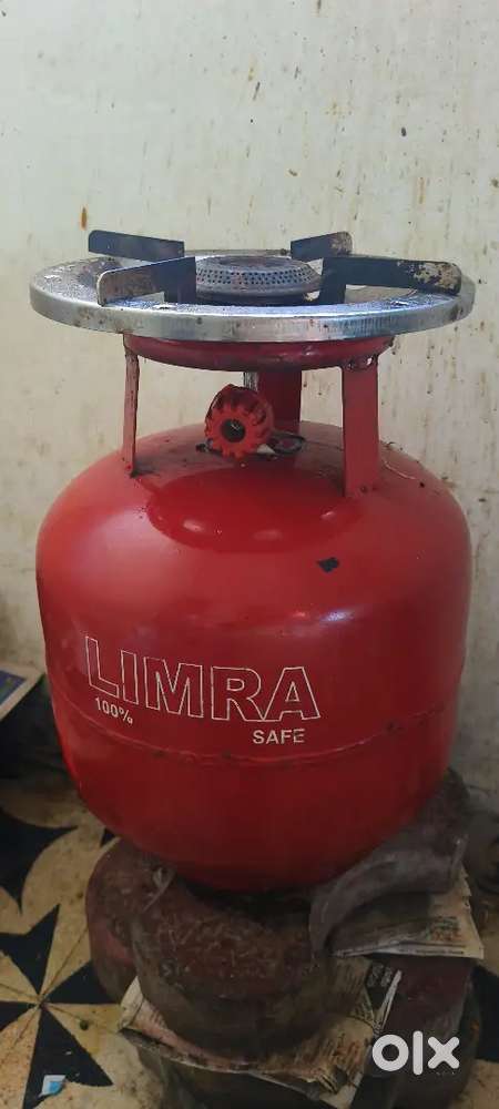 Gas stove  in good condition