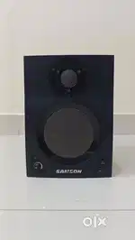 Samson Mediaone BT4 studio speakers and Projector