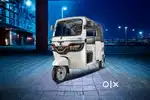 Bajaj Auto Rikshaw chalane ke liye driver ki jarurat hai