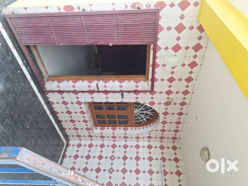 2 BHK House for Family and Bachelors