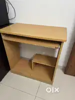 Computer table