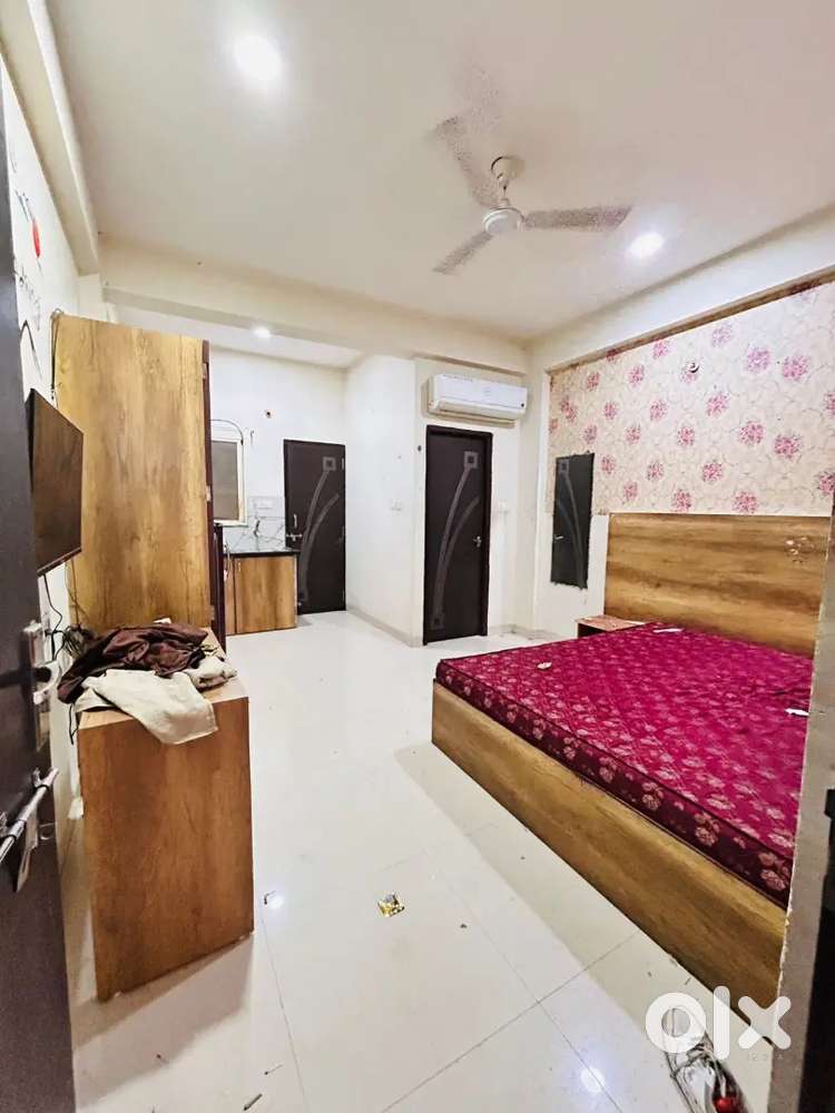 Independent 1RK fully furnished for rent near Bombay hospital