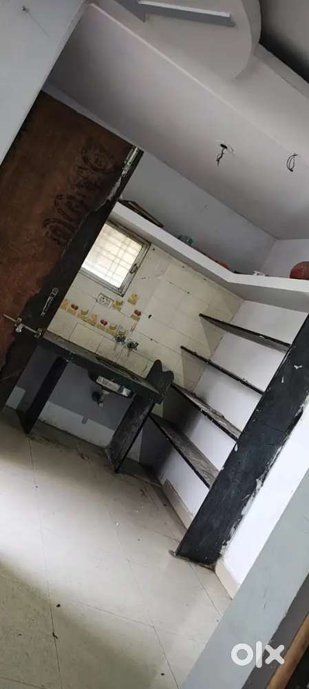 2bhk flat available 1st floor omkar nagar 12k