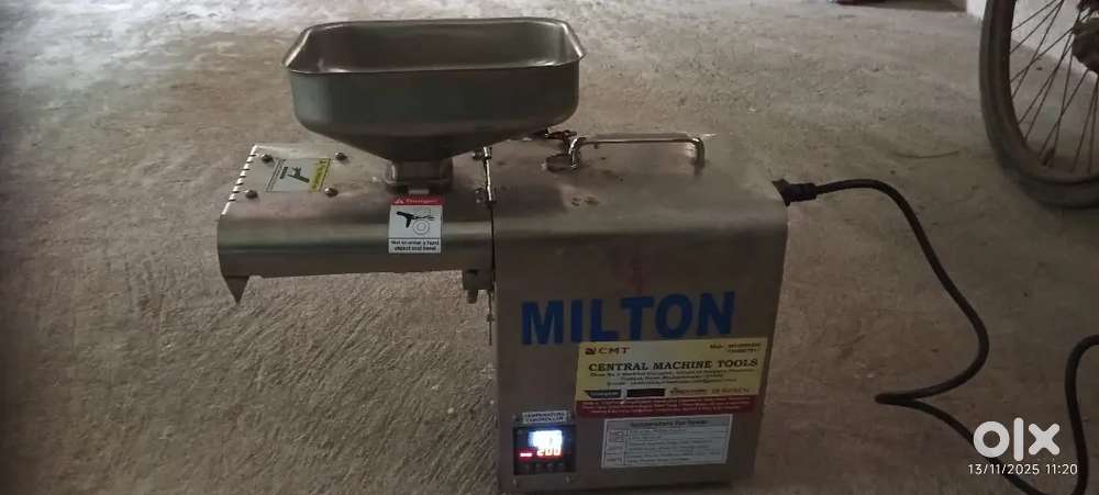 OIL EXTRACTION MACHINEONE YEAR OLD400 WATTS