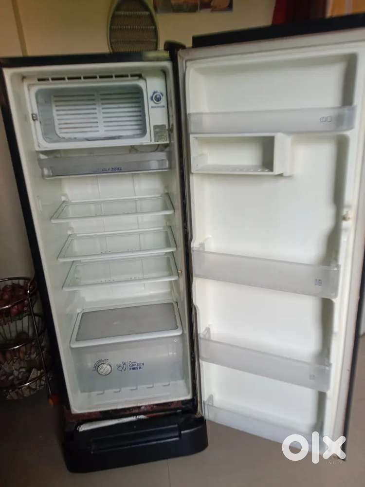 Whirlpool fridge 230 ltr