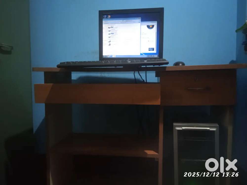 System with computer table