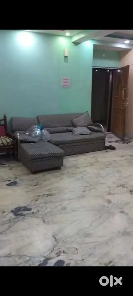 For rent beautiful flat on road central kolkata