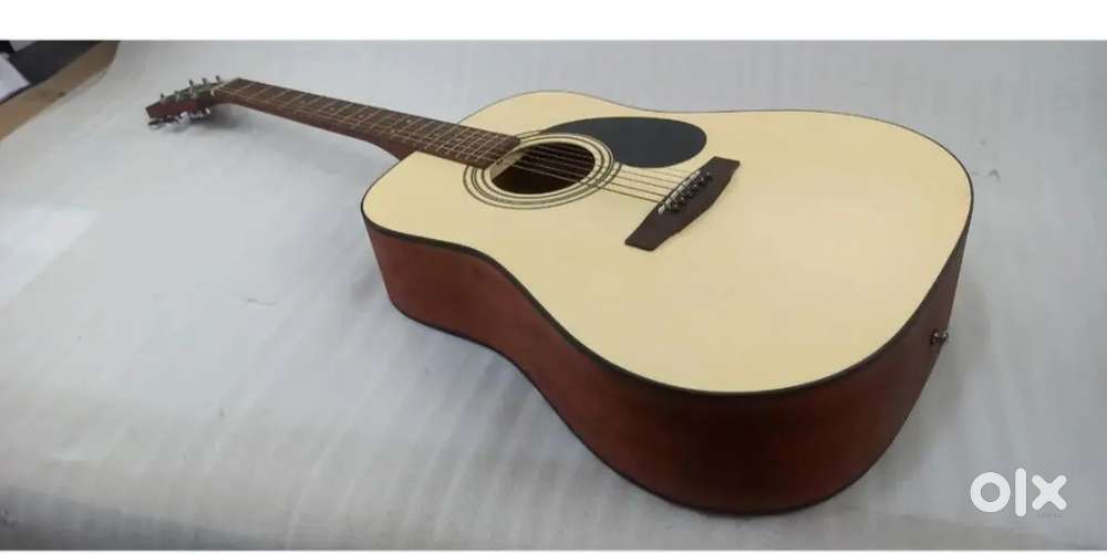 Cort AD810 for SALE!! Almost NEW Condition!!! Price Negotiable