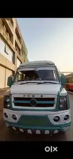 Tempo Traveller AC 20.Set PushBack