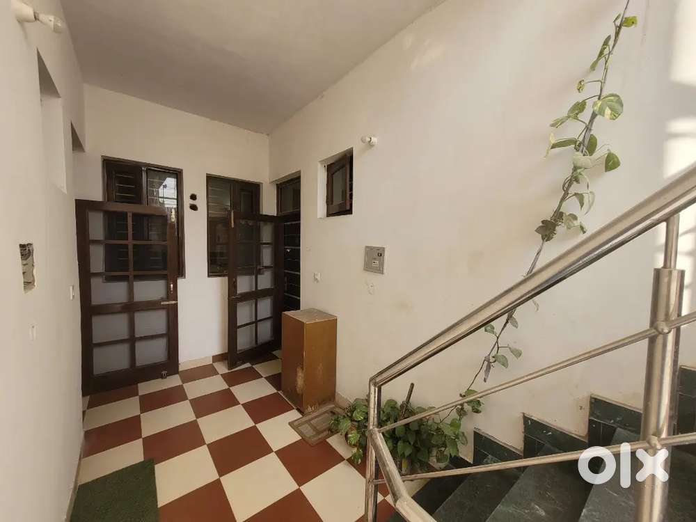 2BHK 2 WASHROOM KITCHEN GOOD RENTAL INCOME 18K