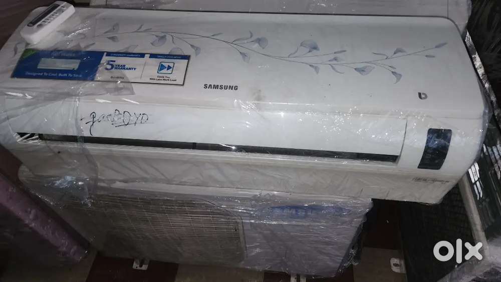 Split ac whirlpool 3star 4 years used excellent condition working with