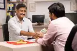 বন্ধন বেঙ্কৰ বহুতো ঠাইত যুৱক আৰু যুৱতীৰ লৈ থকা হৈছে