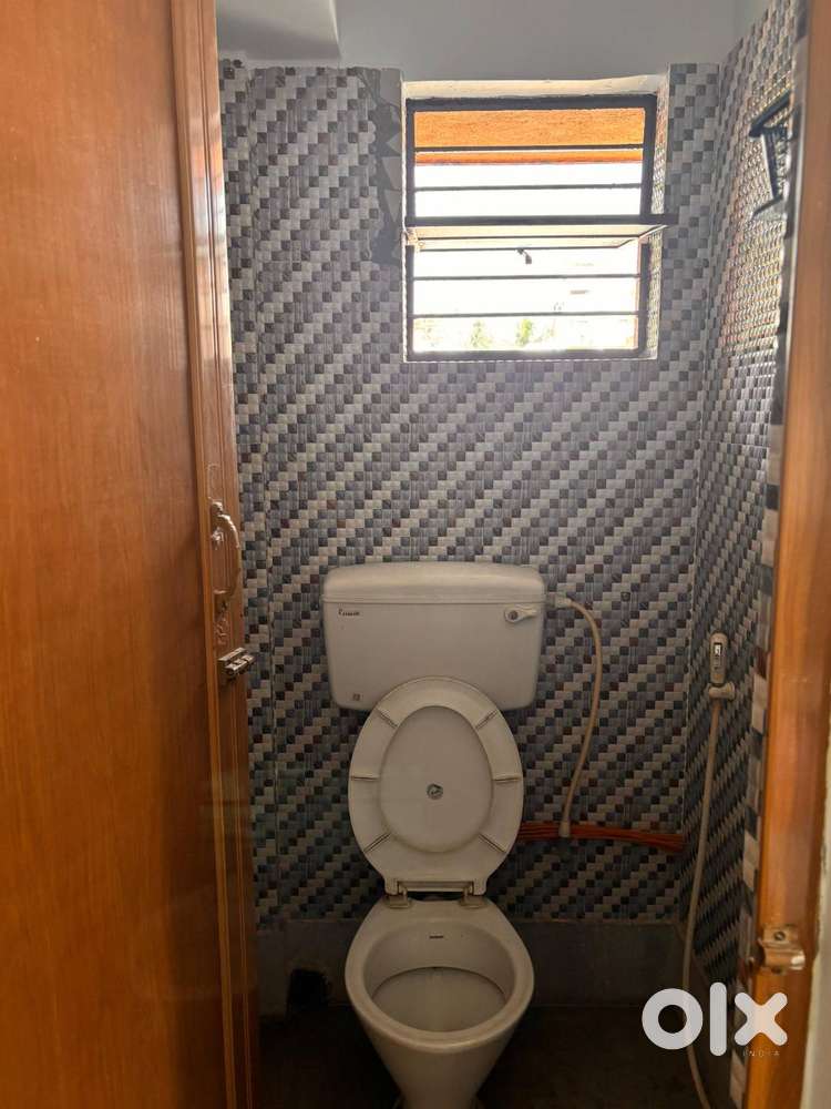 3BHK Well maintained individual flat for Company Or Family