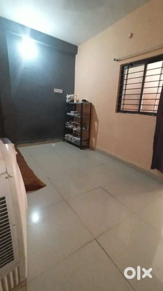 Independent 1Bhk Available Near I Bus Stop