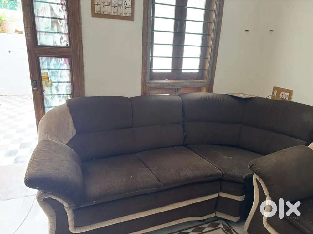 Sofa set and dining table for sell