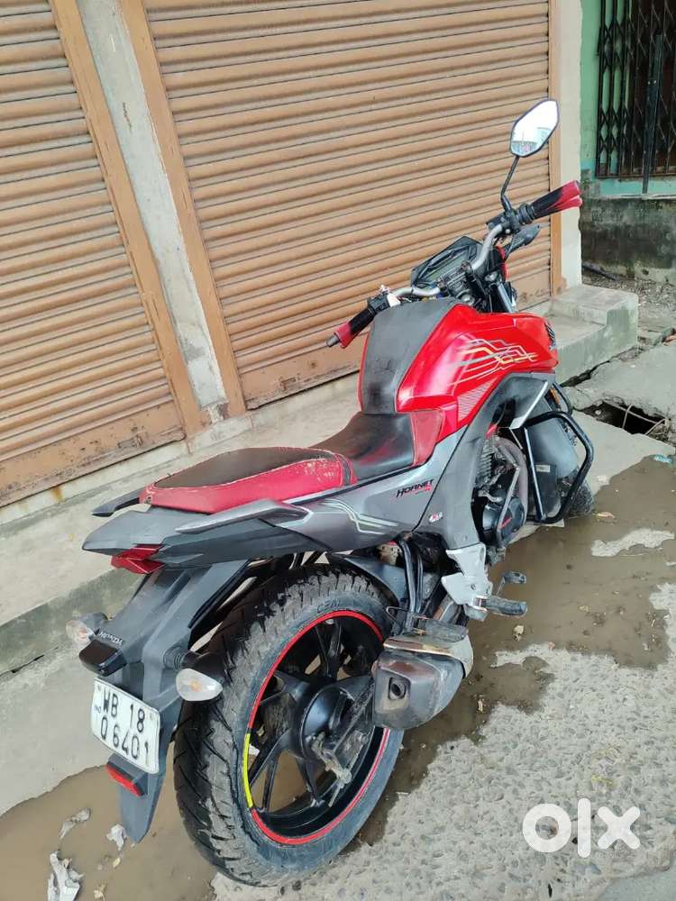 Honda Hornet 160R – Good Condition  Insurance + PUC Updated