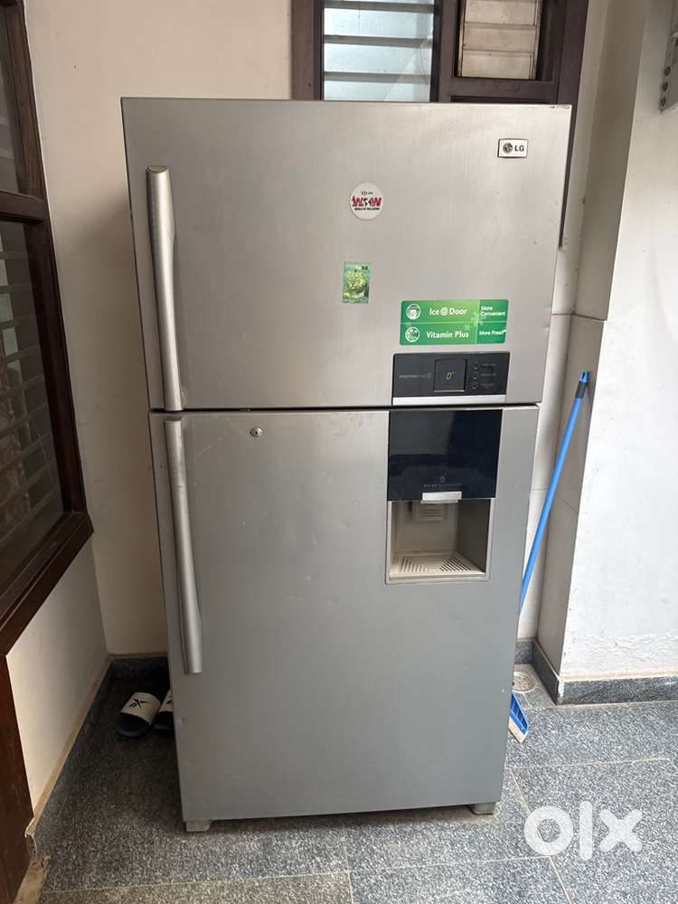 670 litre LG fridge