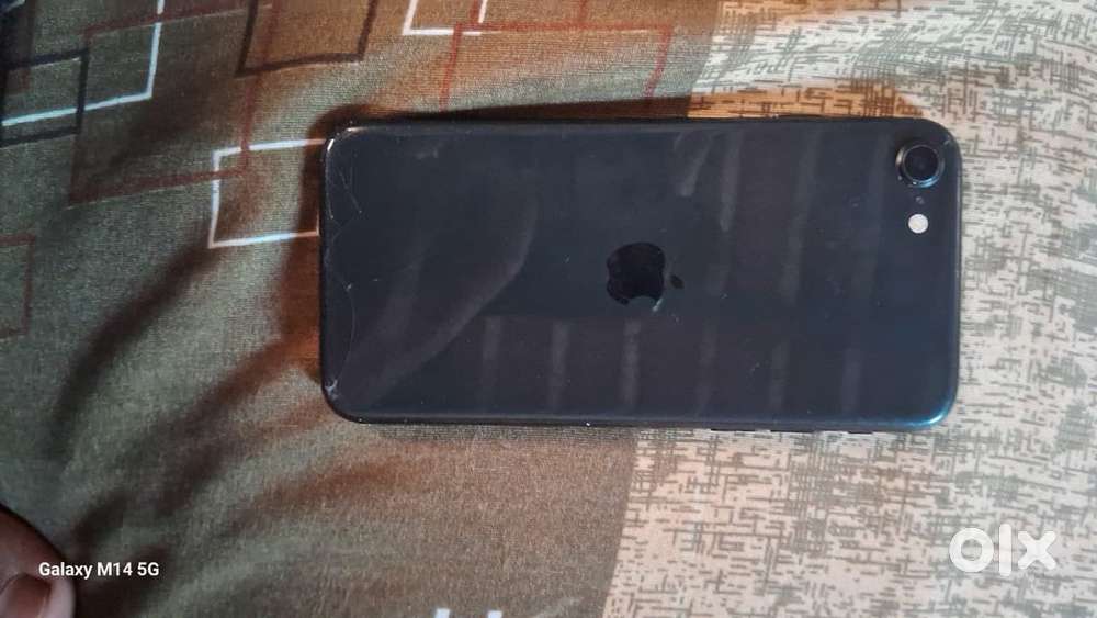 All origenal seeld phone aa all working se2022 battry78%