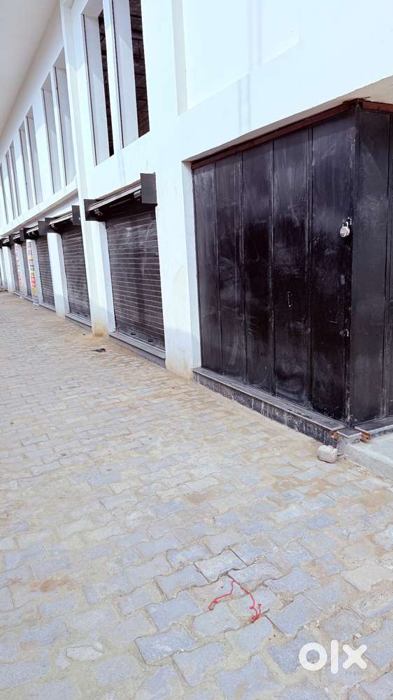 Office and gym space for rent on road property with washroom