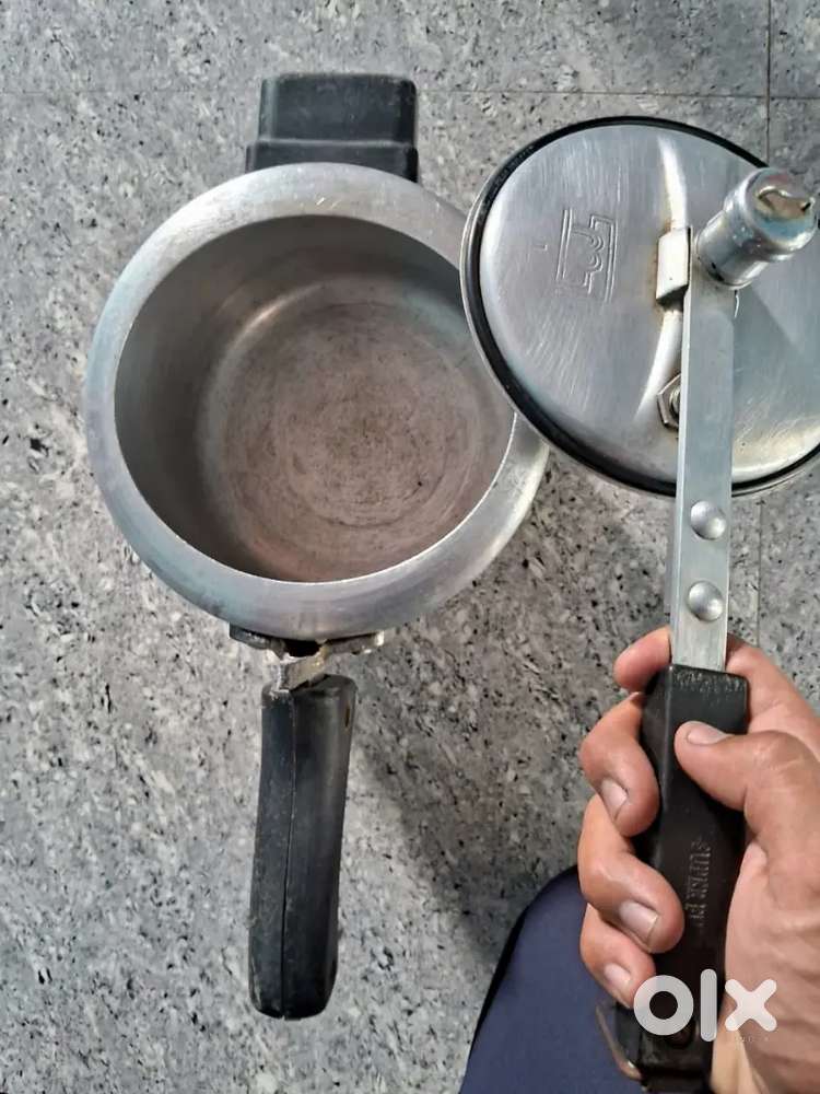 Bajaj 3 Litre Pressure Cooker – Bilkul Nayi Condition.