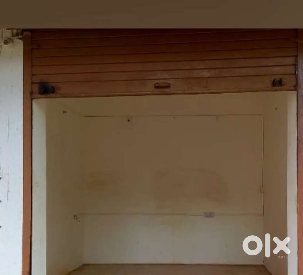 Shop for rent.at market place. Marcella...Good location.close to high