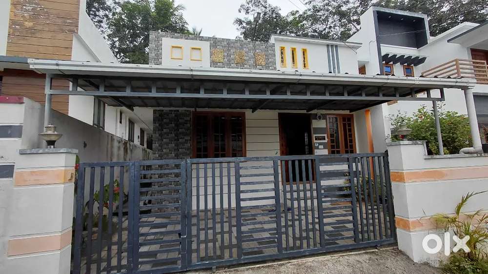 Good condition Residential area 50 meters from main road