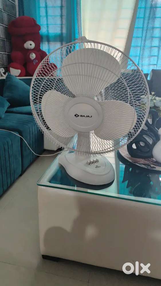 Bajaj table fan