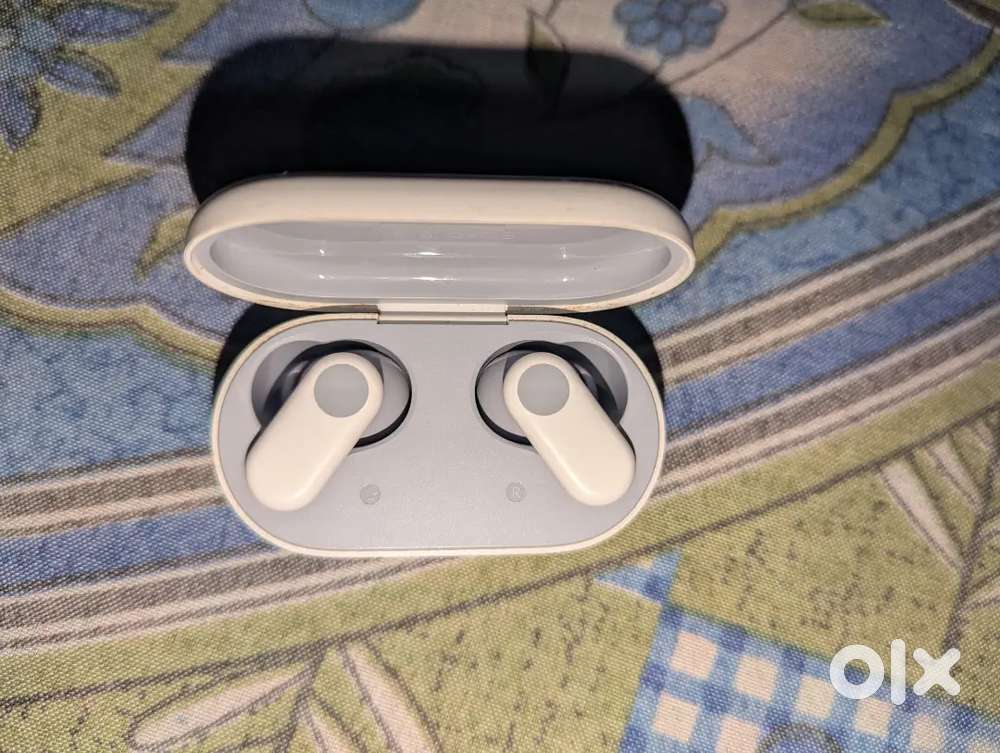 OnePlus Nord buds 2r with bill box