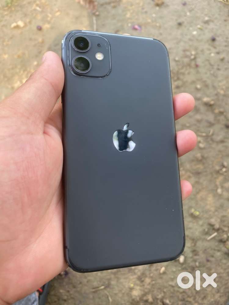 IPhone 11 64GB, all original only battery change bill available