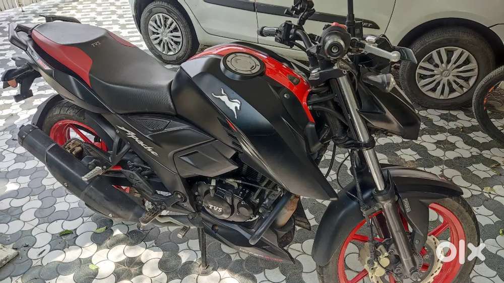 Apache rtr 160 4v BS6 special edition
