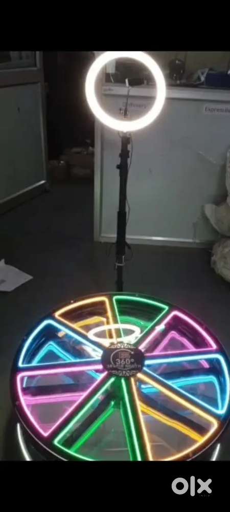 360 Photo Booth For Urgent sale less use...with in Good Condition