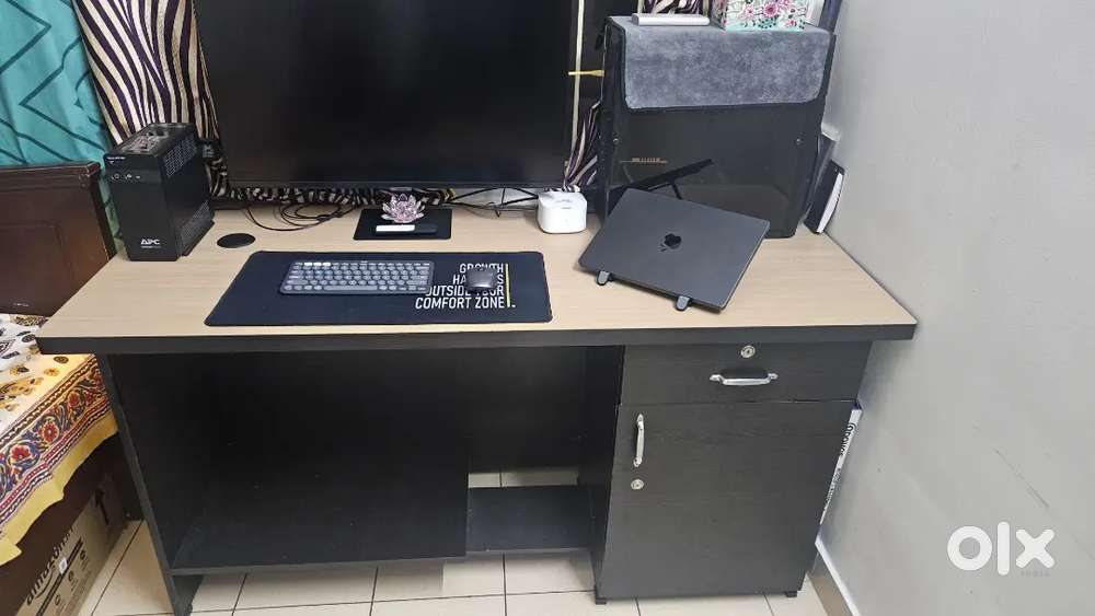 Computer Table, Work Table, large size 5x2ft