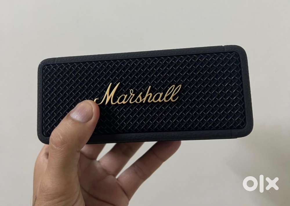 4 months old Marshall emberton II with bill and box