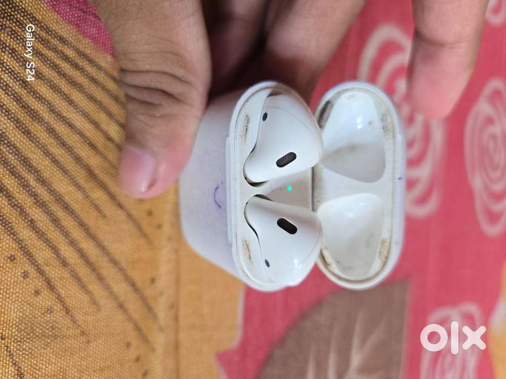 Apple original airpods (2nd generation)