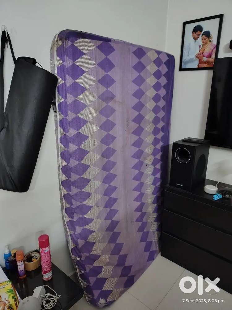 Memory foam bed