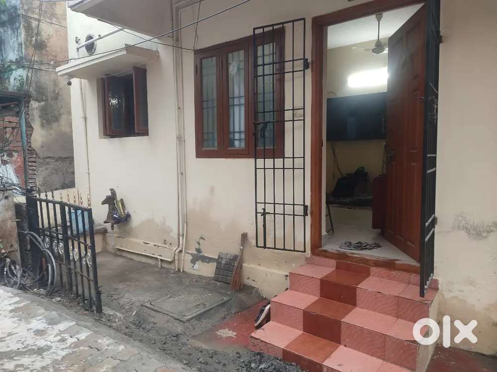 2BHK Flat sale in Perambur ,Two wheeler Parking only, Price negotiable