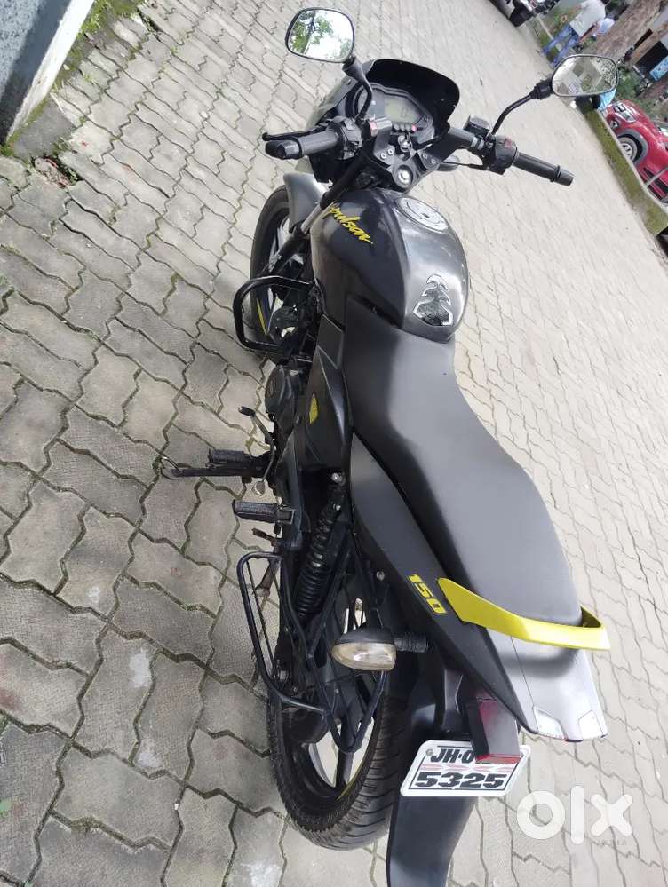 Pulsar 150
