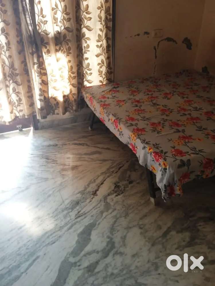 Need roommate for flat