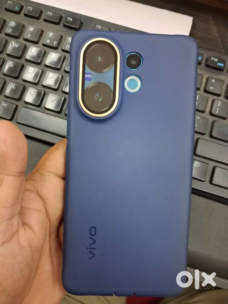 Vivo v60 12gb 256gb 14days old sale or exchange