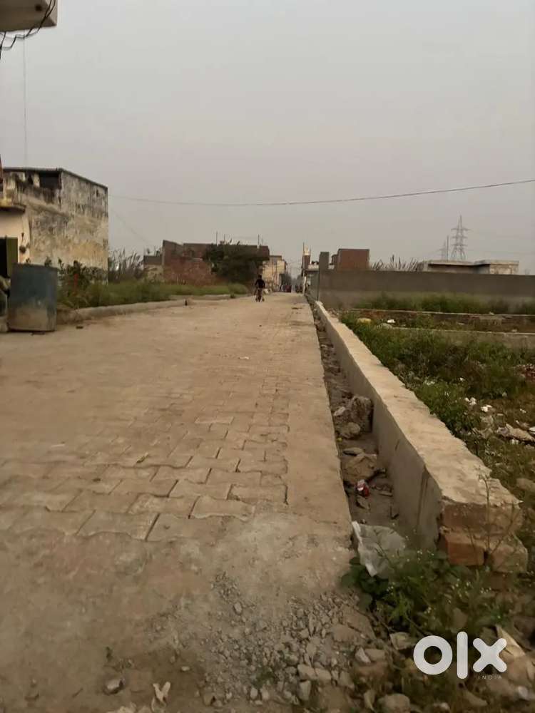 Amrita hospital se 5 km ki duri pe plots