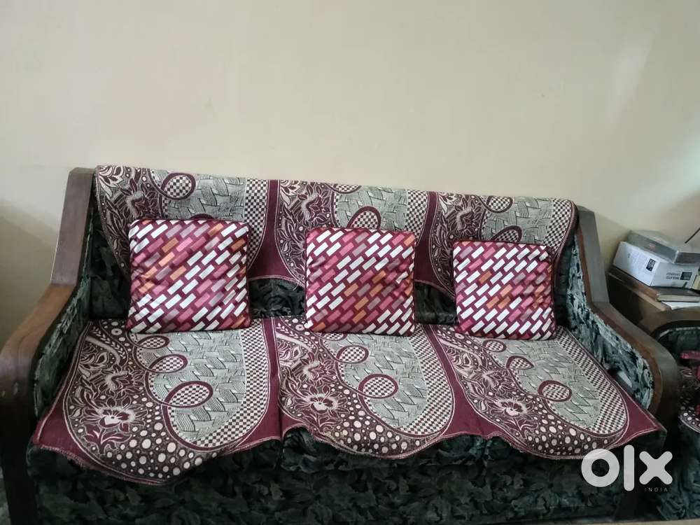 5 seated sofa at tribune colony kansal Chandigarh