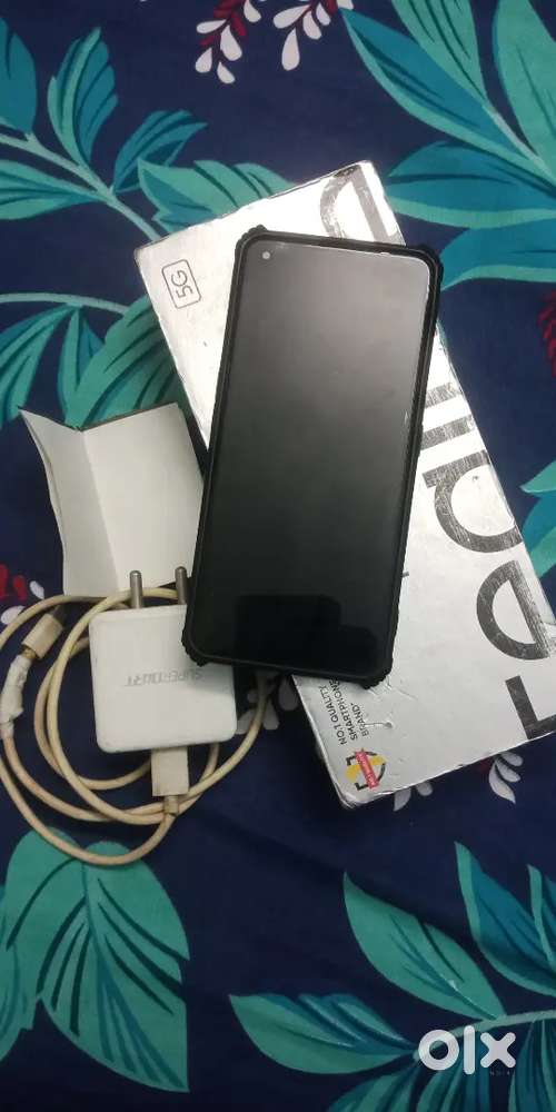 Realme x7 5g (6+2, 128)