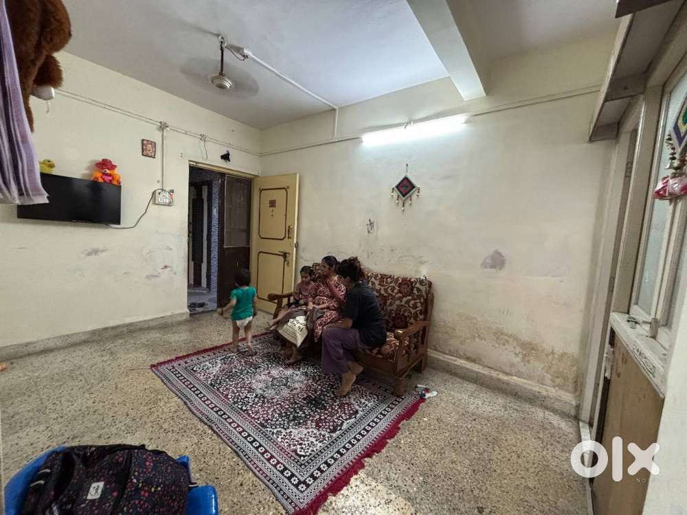 Spacious 1 BHK (24/7 water) with 2 bathrooms