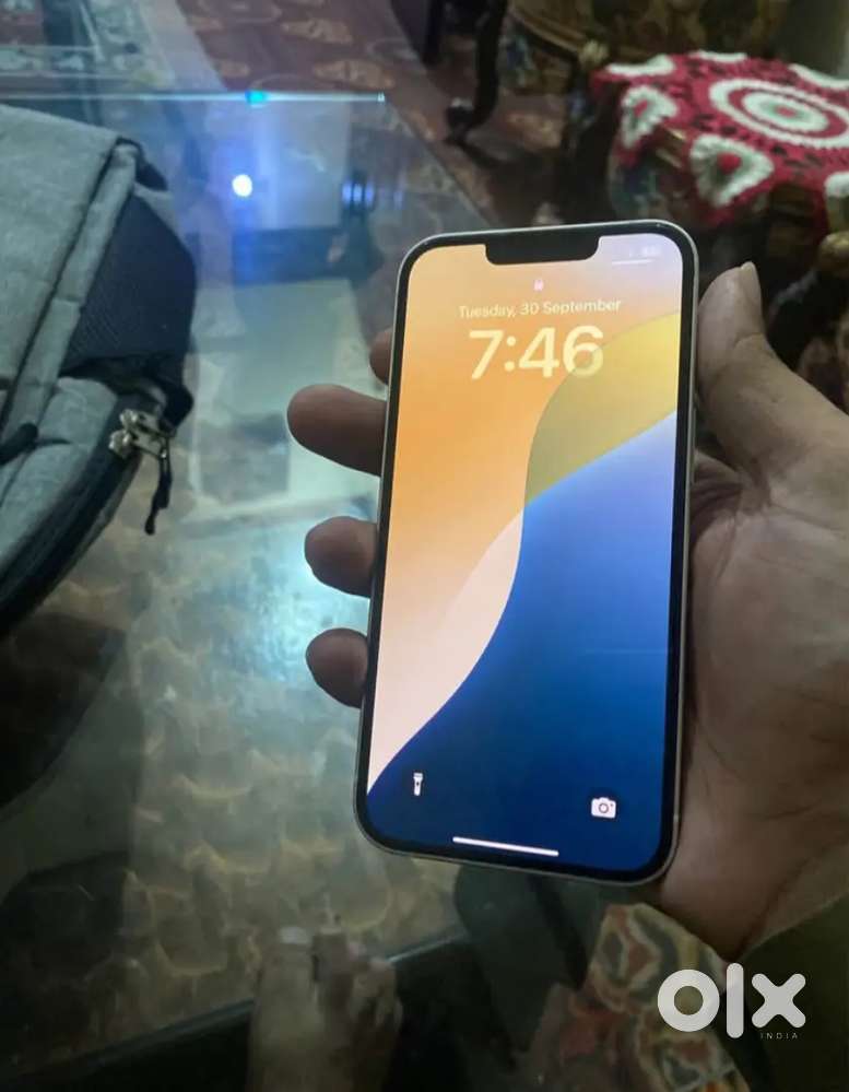 iPhone 13 5G 93% battery health care