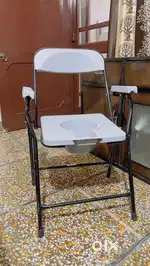 Toilet chair