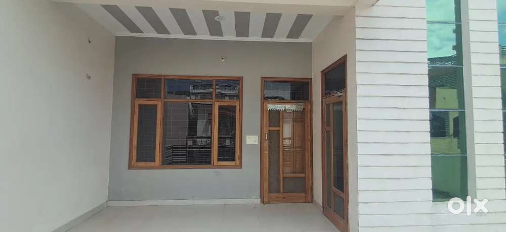 Independent 2BHK floor for family and bachelors