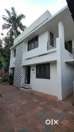 An upstair 3bed apartment
