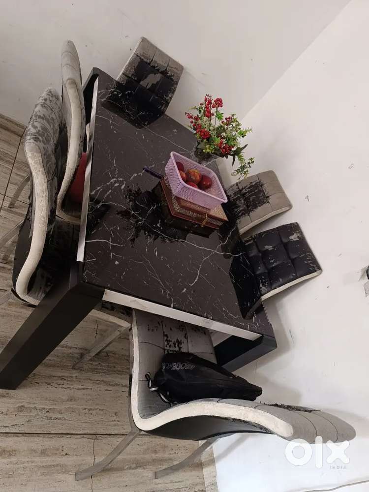 DINNING TABLE