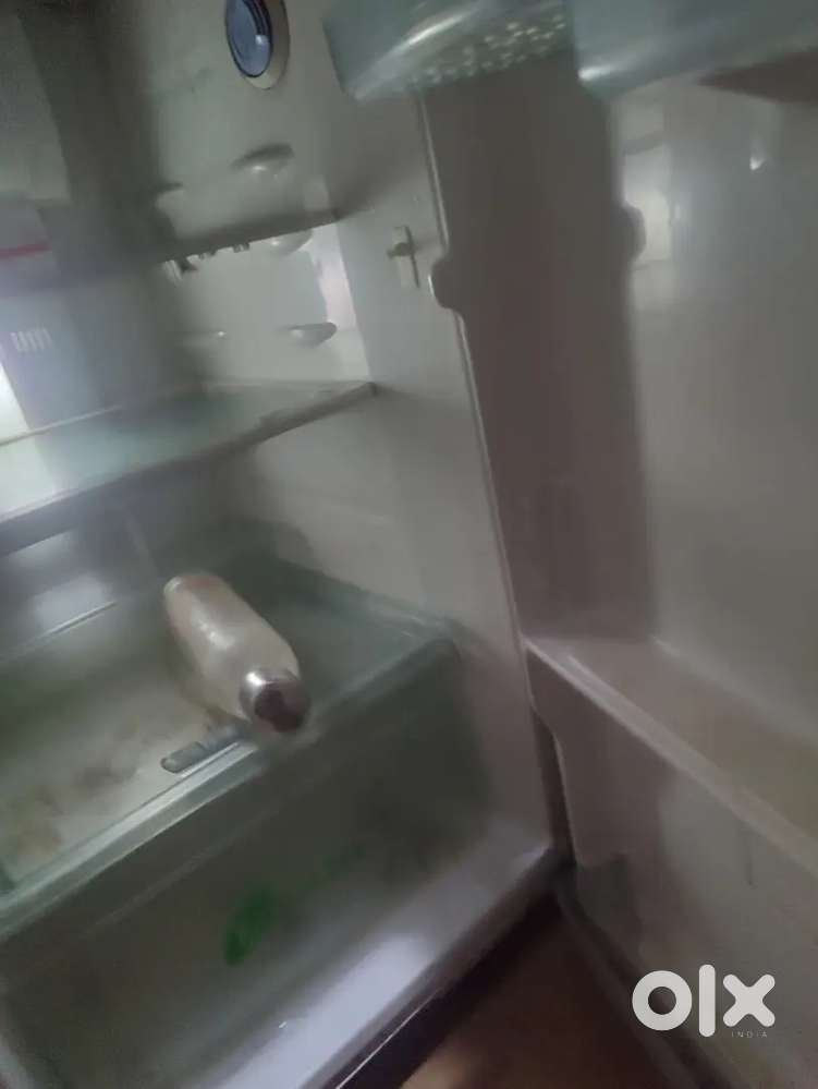 320 litre samsung fridge in excellent condition